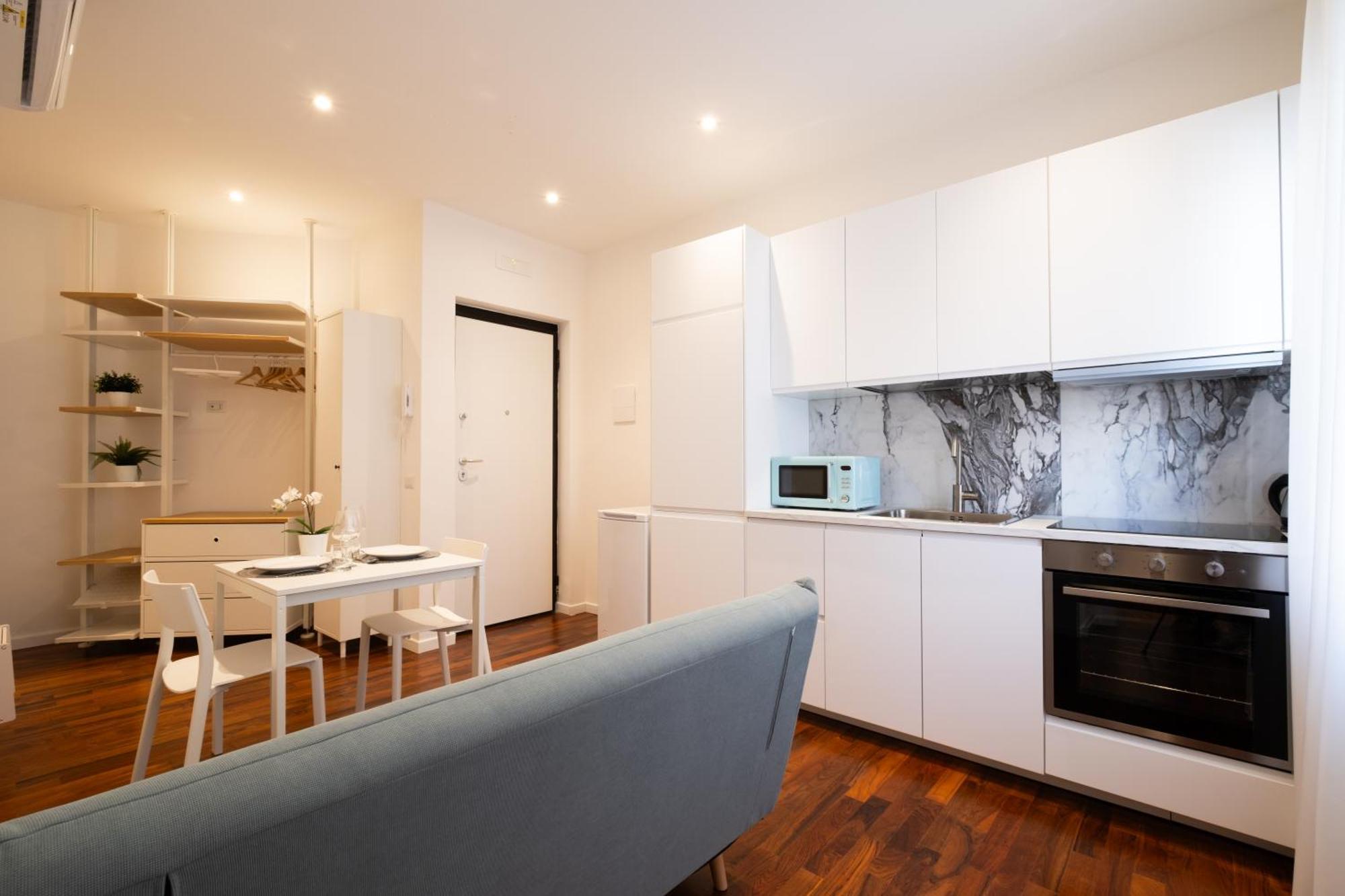 The Apulian Loft Bari - Via Celentano Apartment ภายนอก รูปภาพ